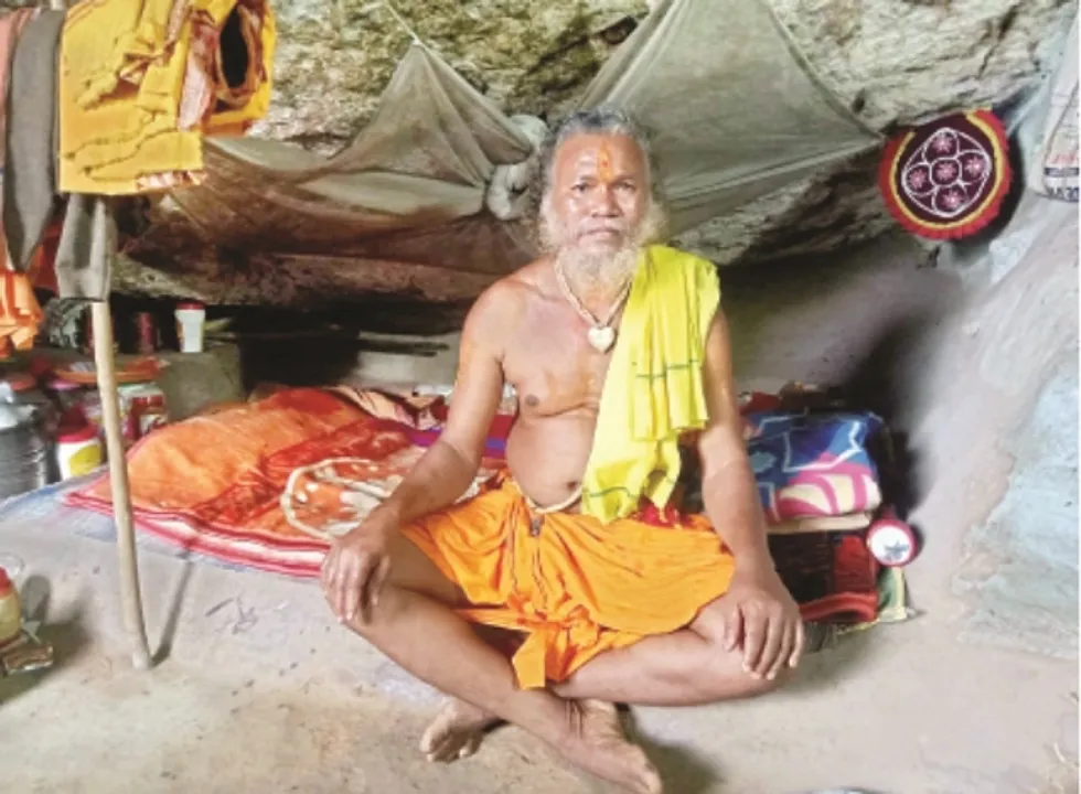  ୧୮ ବର୍ଷ ‌ହେଲା ଗୁମ୍ଫାରେ କୈଳାସ ଯୋଗୀ