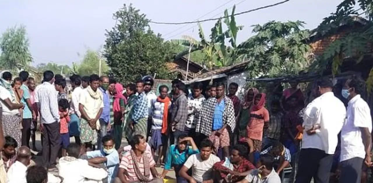  ଘର ଭିତରକୁ ପିକ୍‌-ଅପ୍‌ ଭ୍ୟାନ୍‌ ପଶିଯିବାରୁ ଦୁଇ ଶିଶୁଙ୍କ ମୃତ୍ୟୁ, ଶବ ରଖି ରାସ୍ତାରୋକ