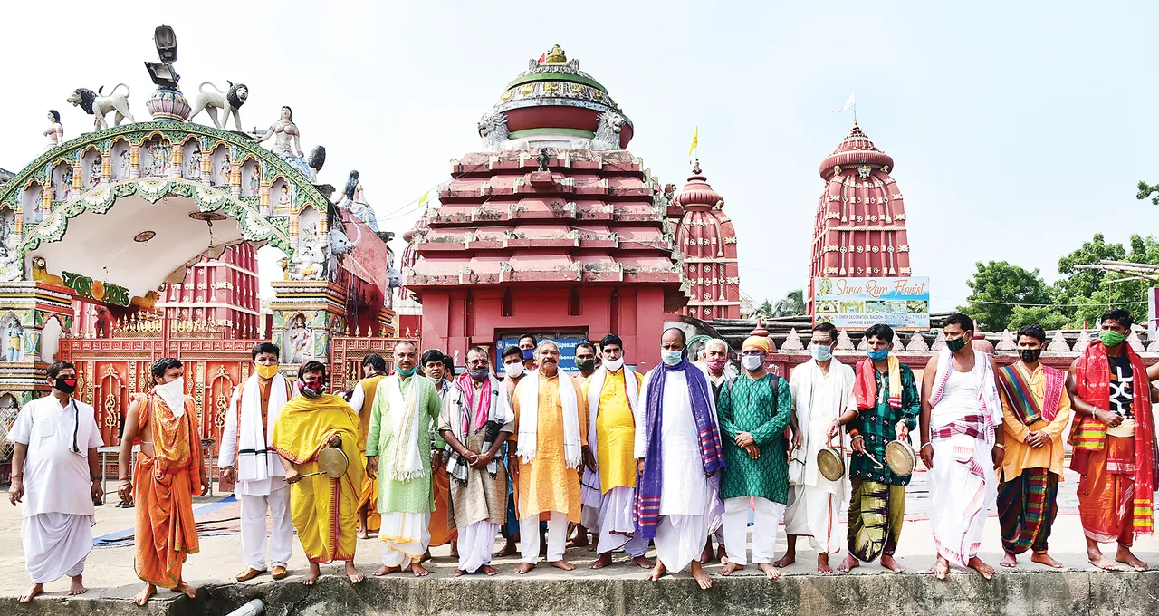  ଘଣ୍ଟ ବଜାଇ ପ୍ରତିବାଦ କଲେ ମନ୍ଦିର ସେବାୟତ