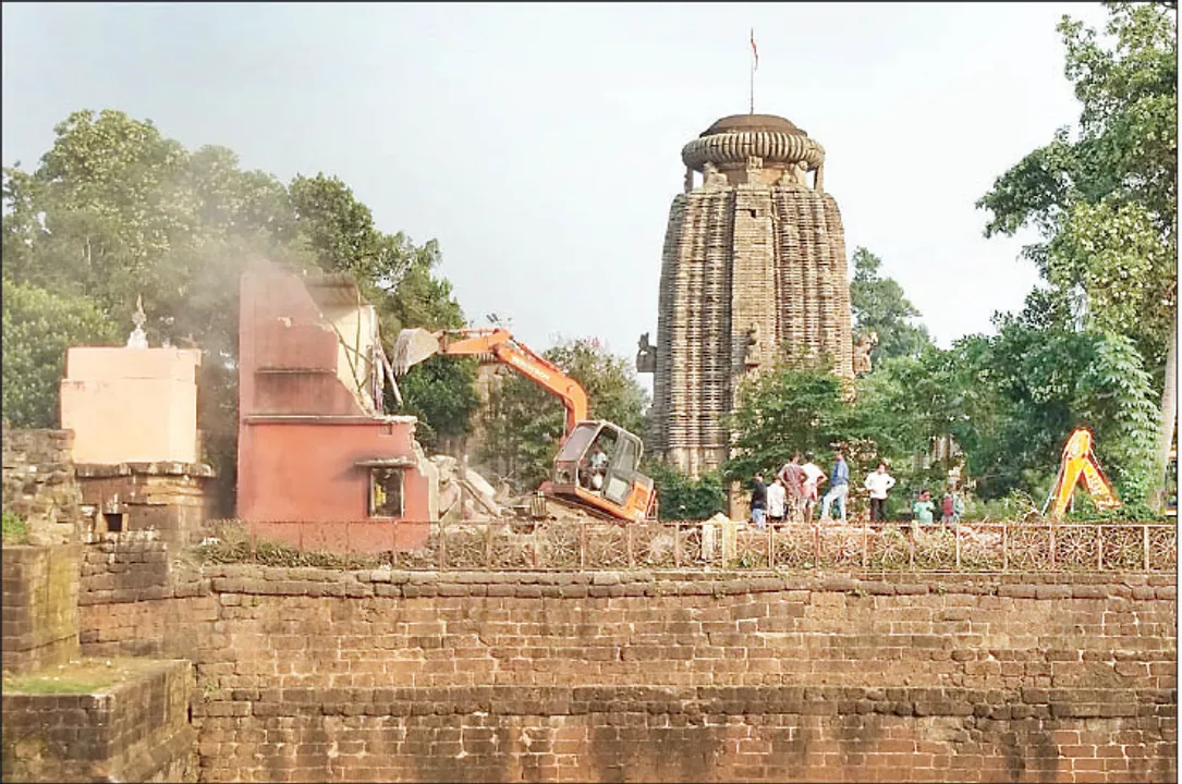  ଶ୍ରୀଲିଙ୍ଗରାଜ ମନ୍ଦିର ନିକଟରେ ଉଚ୍ଛେଦ ବେଳେ ଉତ୍ତେଜନା