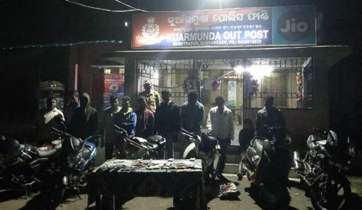  ରାଉରକେଲା: ୧୧ ଜୁଆଡ଼ି ଗିରଫ, କାର୍ ଓ ନଗଦ ୧୫ ହଜାର ଟଙ୍କା ଜବତ