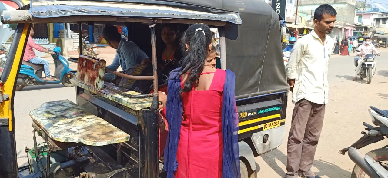  ଆନ୍ଧ୍ରକୁ ଦାଦନ ଖଟିବାକୁ ଯାଉଥିବା ବେଳେ ଚାଇଲ୍ଡ ଲାଇନ୍‌ ଦ୍ୱାରା ଉଦ୍ଧାର ହେଲେ ୪ ଶିଶୁ