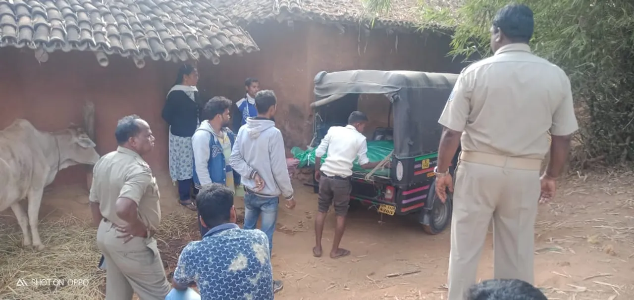  ଜମି ବିକ୍ରି ଟଙ୍କା ନ ମିଳିବାରୁ ପୁଅର ଉନ୍ମତ୍ତ କାଣ୍ଡ: ପନିକିରେ ହାଣି ବାପା ଓ ମା’ଙ୍କୁ କଲା ହତ୍ୟା