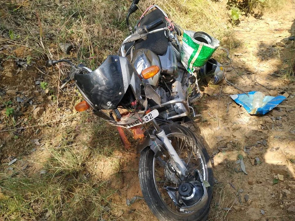  ଗଛରେ ପିଟି ହୋଇ ବାଇକ୍‌ ଆରୋହୀ ମୃତ