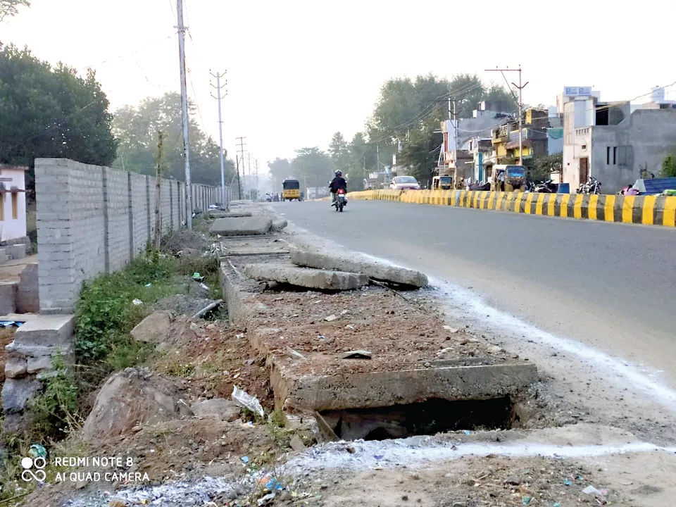  ପୂର୍ତ୍ତ ବିଭାଗର ରାସ୍ତା ନିର୍ମାଣ : ଅଧିକାରୀଙ୍କ କଥା ମାନୁନାହାନ୍ତି କି, କାମସାରୁ ନାହାନ୍ତି, ହାତବାନ୍ଧି ଚୁପ ବସିଛି ବିଭାଗ