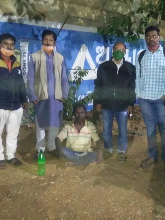  ୪ ଦିନ ଧରି ରାସ୍ତାକଡ଼ରେ ପଡ଼ିଥିବା ଅସହାୟ ଉଦ୍ଧାର