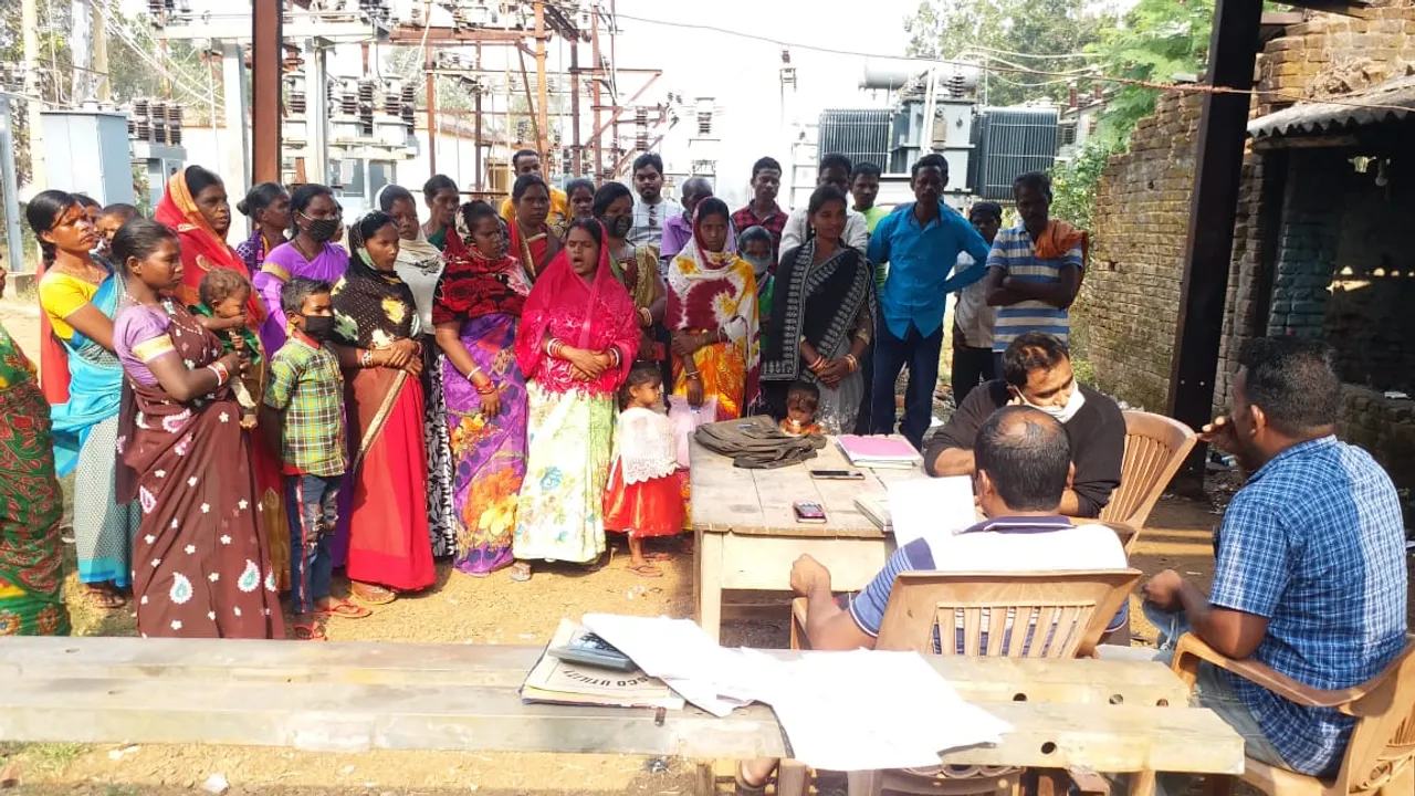  ନେସ୍କୋ ଅଫିସ ଘେରିଲେ ମହିଳା: ବିଦ୍ୟୁତ ସଂଯୋଗ କାଟି ଦେବାରୁ ତାତିଲେ ଗ୍ରାମବାସୀ
