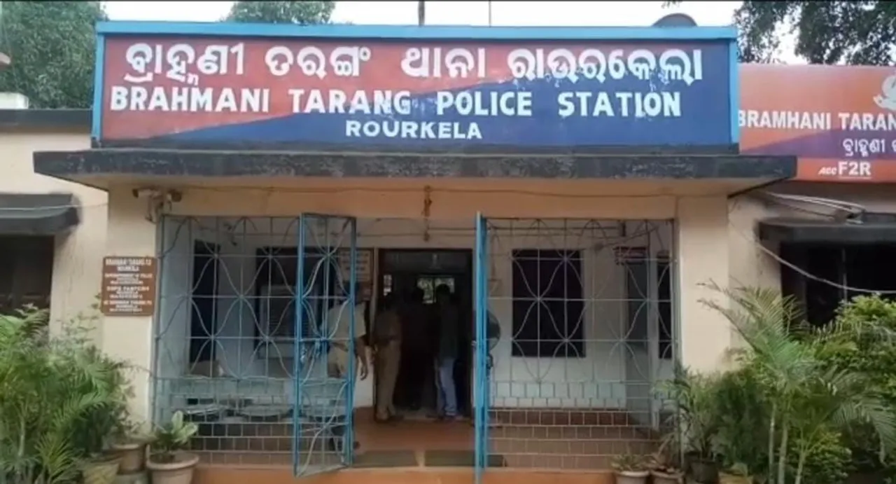  ପତ୍ନୀଙ୍କୁ ଫାର୍ସାରେ ହାଣି ହତ୍ୟା କଲା ସ୍ବାମୀ, ହତ୍ୟାକାରୀ ସ୍ବାମୀ ଅଟକ