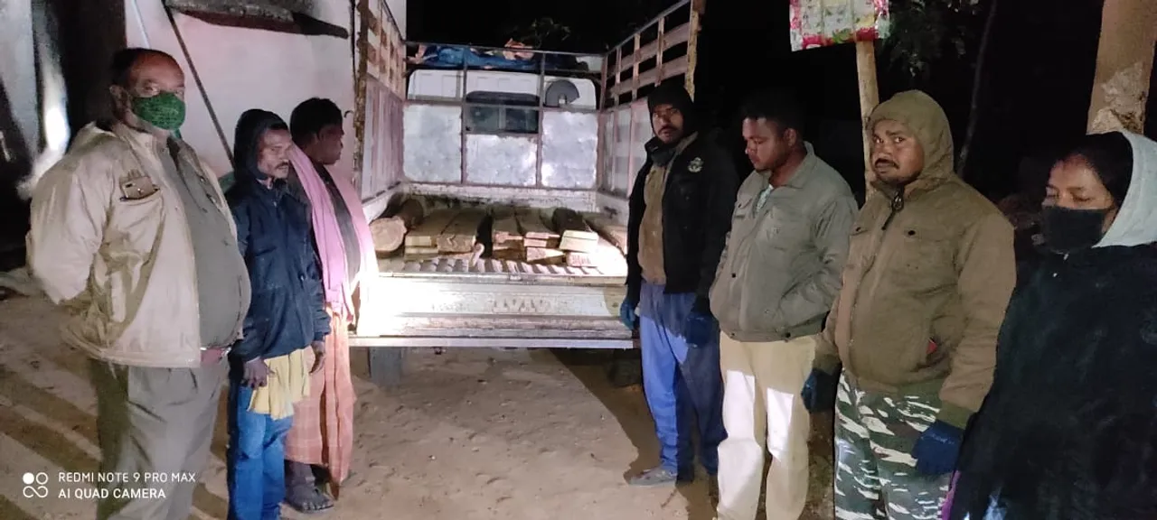  ୨୫ ଖଣ୍ଡ ପଟା ବୋଝେଇ ଟାଟା ଏସି ଜବତ, ୩ ଗିରଫ