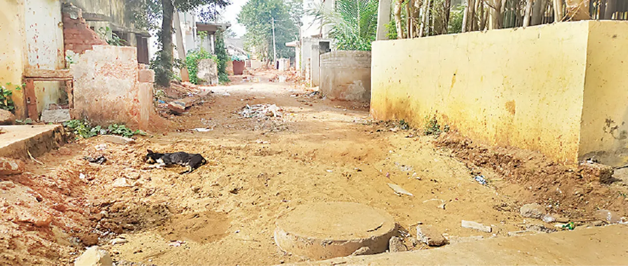  ସରୁନି ସ୍ବେରେଜ୍ କାମ, ଗ୍ରାମବାସୀ ହନ୍ତସନ୍ତ