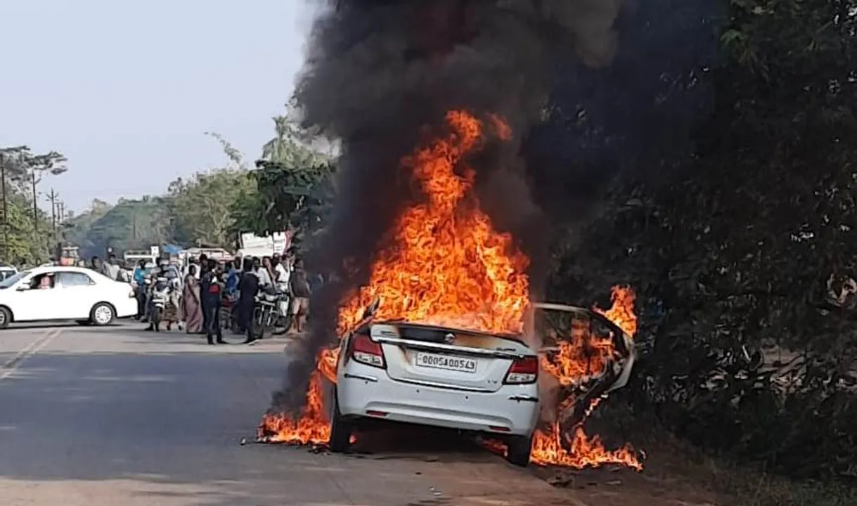  କାର୍-ବାଇକ୍ ମୁଁହାମୁହିଁ ଧକ୍କା: ବାଇକ ଆରୋହୀ ମୃତ, ଜଳିଗଲା କାର୍