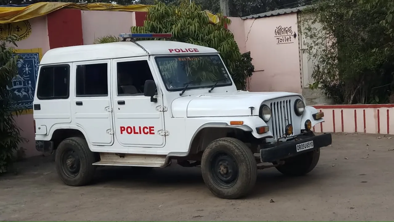 ଆଇନ ପାଳନ କରୁଥିବା ଲୋକେ ହିଁ ଆଇନକୁ ଦଳିମକଚିଲେ: ୭ ମାସ ହେବ ଫିଟନେସ୍ ସରିଥିବା ମାର୍ଶଲରେ ଚାଲିଛି ପାଟ୍ରୋଲିଂ