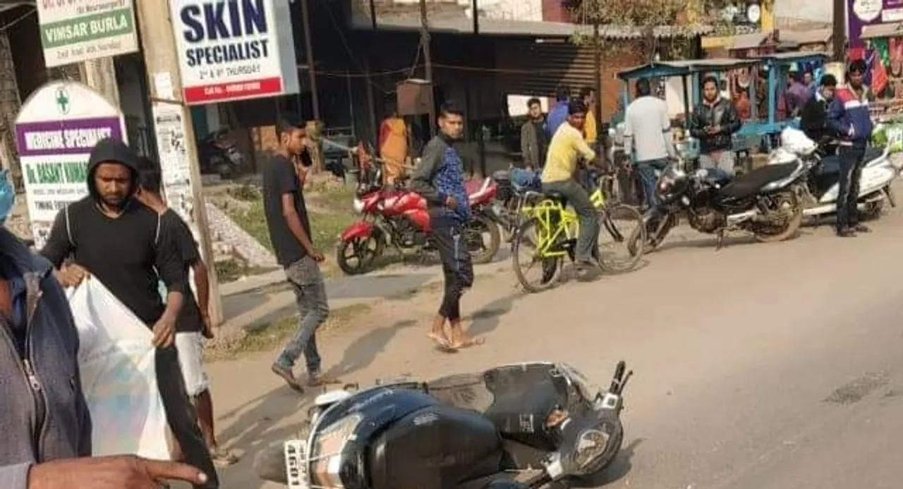  ଟ୍ରକ୍ ଧକ୍କାରେ ଯୁବତୀଙ୍କ ମୃତ୍ୟୁ, ଘଟଣାସ୍ଥଳରେ ରାସ୍ତାରୋକ କଲେ ଉତ୍ତ୍ୟକ୍ତ ଲୋକେ