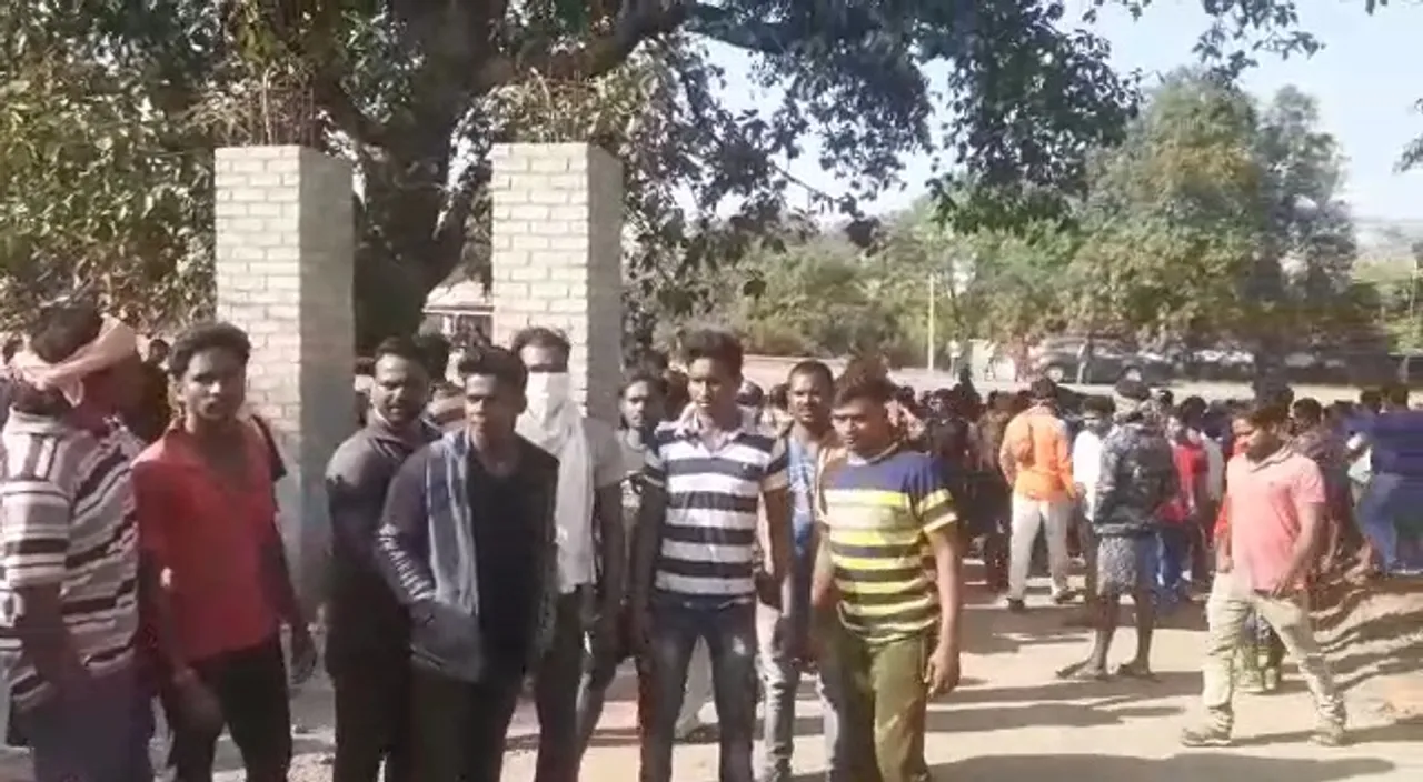  ଗୋଚାଲାଣକୁ ନେଇ ଗୋଷ୍ଠୀ ସଂଘର୍ଷ : ୨ ଅପହୃତ, ପ୍ରତିବାଦରେ କୁତ୍ରା ଥାନା ଘେରାଉ