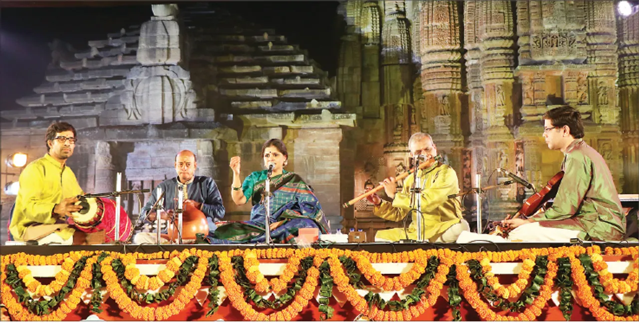  ‘ରାଜାରାଣୀ ସଙ୍ଗୀତ ଉତ୍ସବ’ର ଉଦ୍‍ଘାଟନୀ ସଂଧ୍ୟା: ହୃଦୟ ଜିଣିଲେ ସୁଧା ରଘୁରମନ୍