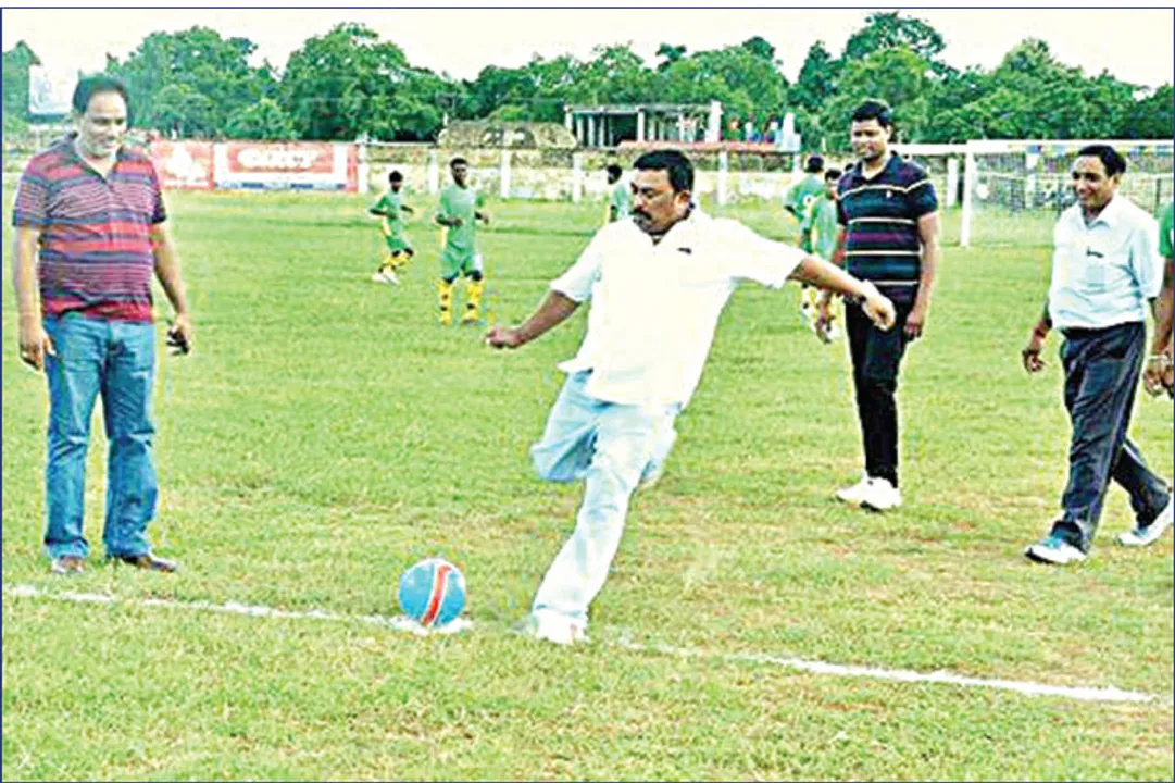  ଫୁଟ୍‌ବଲ୍‌ ଅନ୍ତୁଡ଼ିଶାଳକୁ ଉପେକ୍ଷା, ଏକାଡେମି ପ୍ରତିଷ୍ଠା ଧୂଆଁବାଣ