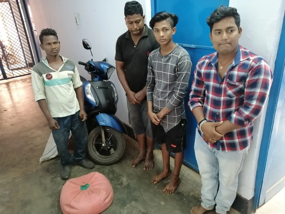  ଅବକାରୀ ଚଢ଼ାଉ: ୭ଟି ମାମଲାରେ ୯୦ଲିଟର ଦେଶୀ ମଦ ଜବତ ଓ ୭ ଗିରଫ
