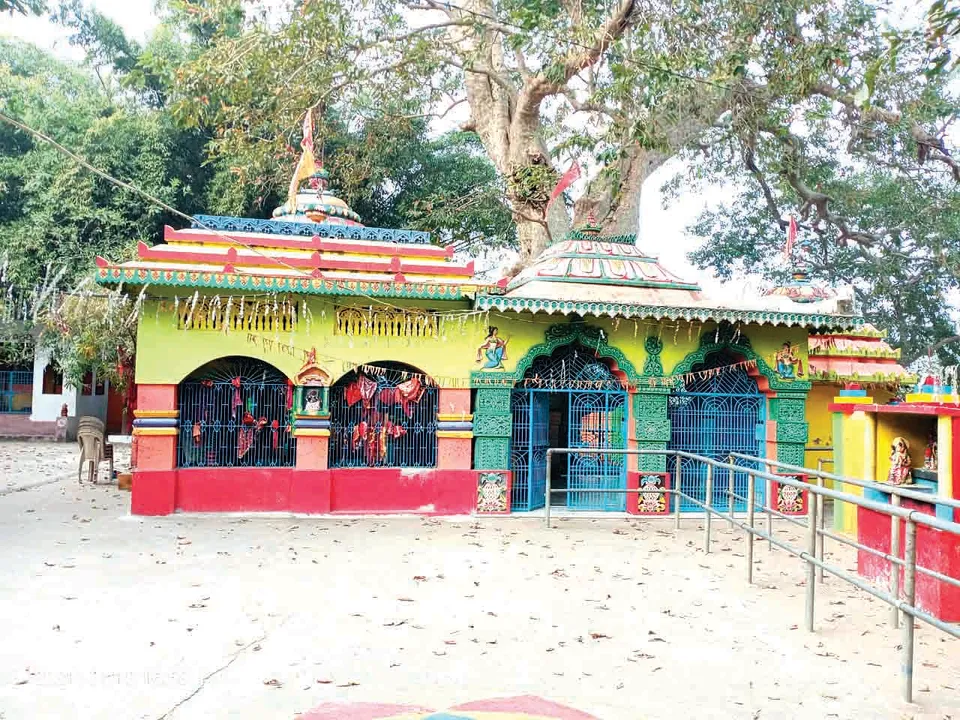  ପର୍ଯ୍ୟଟକଙ୍କୁ ଟାଣୁଛି ମା’ କରେଇଶୁଣୀ ପୀଠ