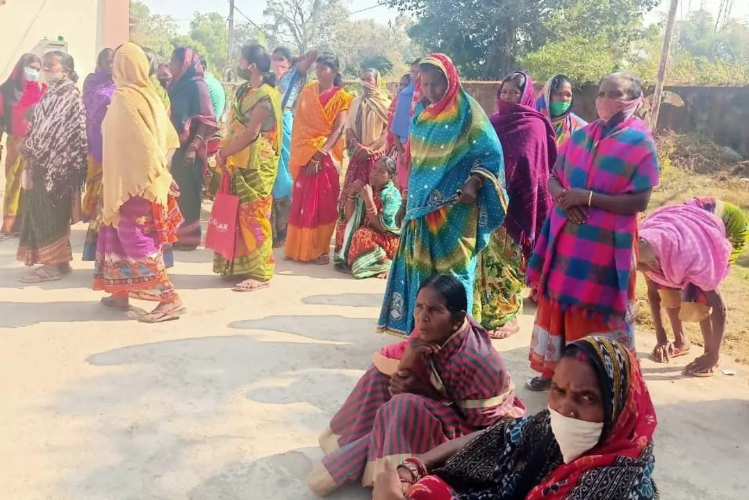  ଟ୍ରାନ୍ସଫର୍ମର ପୋଡ଼ିବାର ୧୫ ଦିନ ବିତିଯାଇଥିଲେ ବି ନୂଆ ଲାଗୁନଥିବା ପ୍ରତିବାଦରେ ନେସ୍କୋ ସେକ୍ସନ ଅଫିସ ଘେରିଲେ ଉପଭୋକ୍ତା