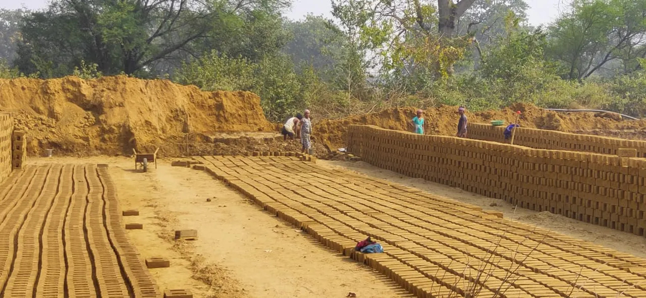  ରାଉରକେଲା: ରୋକିପାରୁନି ଜିଲ୍ଲା ପ୍ରଶାସନ; ବେଧଡକ ଭାବେ ଚାଲିଛି ମାଟି ଇଟା ଭାଟି, ବାଲି ଚୋରା ଚାଲାଣ