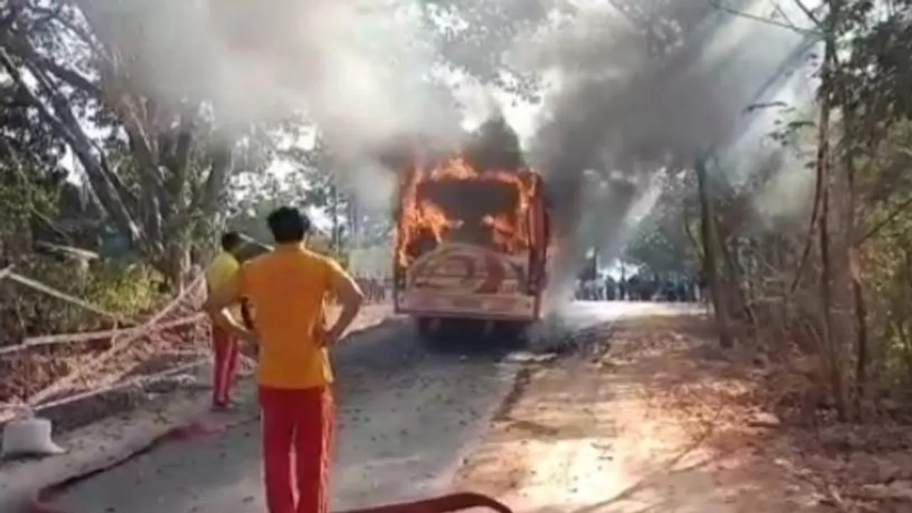  ଦାରିଙ୍ଗିବାଡ଼ି ଛକରେ ଜଳିଗଲା ଚଳନ୍ତା ବସ୍‌; ଯାତ୍ରୀ ସୁରକ୍ଷିତ