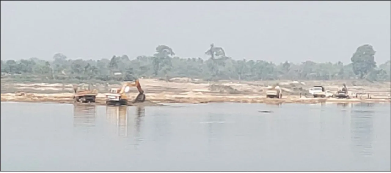  ଦିନକୁ ଶହ ଶହ ଟ୍ରିପ୍‌ ବାଲି ଉତ୍ତୋଳନ
