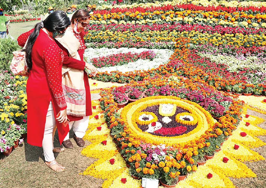  ଆରମ୍ଭ ହେଲା ରାଜ୍ୟସ୍ତରୀୟ ପୁଷ୍ପ ପ୍ରଦର୍ଶନୀ: ଶୋଭା ପାଉଛି ୩୦୦ ପ୍ରଜାତିର ଫୁଲ, ‌କୋଭିଡ୍‌ ପାଇଁ ଦର୍ଶକ ମରୁଡ଼ି