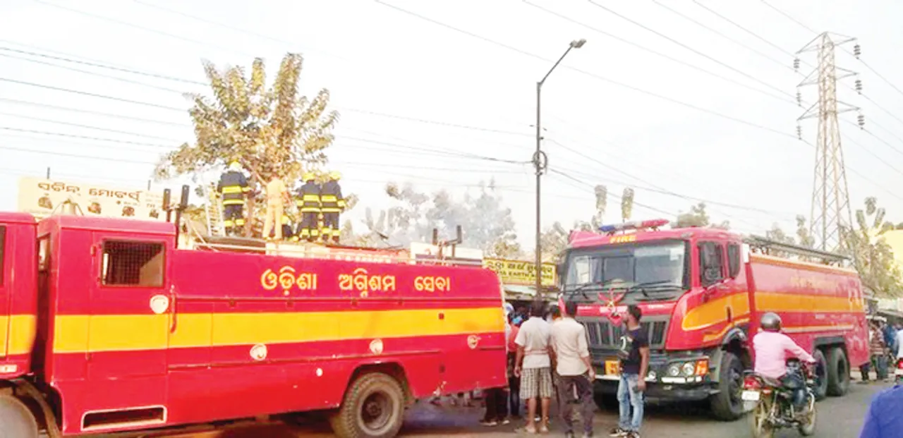  ଜଳିଗଲା ୨ ଦୋକାନ, ଲକ୍ଷାଧିକ ଟଙ୍କାର ସମ୍ପତ୍ତି ପାଉଁଶ