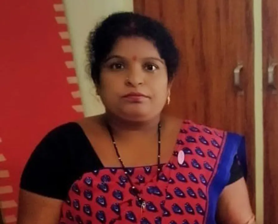  ୫୦ ଟଙ୍କାରୁ ଯାତ୍ରା ୧୫ ହଜାର ପର୍ଯ୍ୟନ୍ତ : କାଗଜ ଠୁଙ୍ଗା, କପଡ଼ା ବ୍ୟାଗ୍ ତିଆରି କରି ସ୍ବାବଲମ୍ବୀ