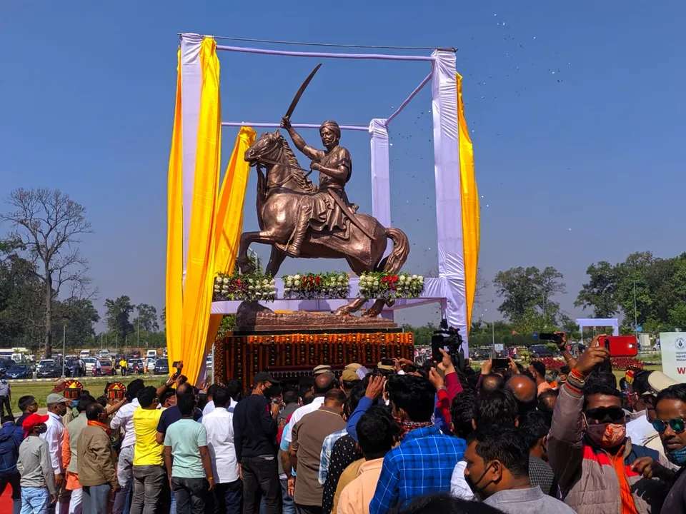  ଝାରସୁଗୁଡ଼ା ବିମାନ ବନ୍ଦରରେ ସୁରେନ୍ଦ୍ର ସାଏଙ୍କ ପ୍ରତିମୂର୍ତ୍ତି ଉନ୍ମୋଚିତ
