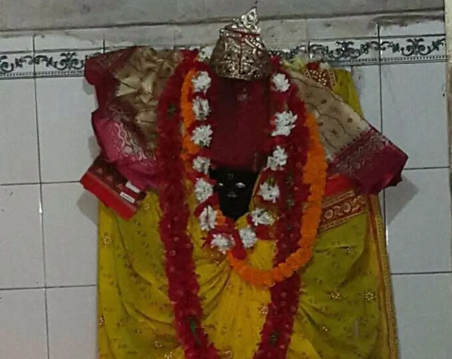  ଭୁବନପୁର ଉତ୍ତରମୁଖୀଙ୍କ ମନ୍ଦିରରେ କଳାକନା ବୁଲାଇଲେ ଦୁର୍ବୃତ୍ତ
