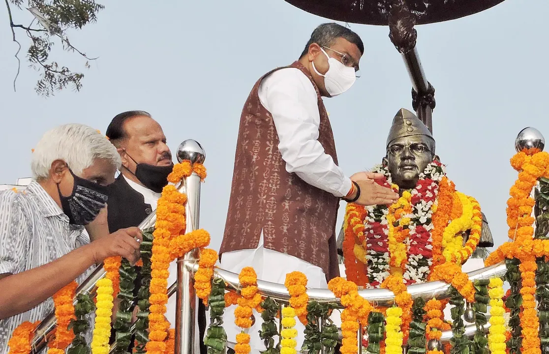  ନେତାଜୀଙ୍କୁ କେନ୍ଦ୍ରମନ୍ତ୍ରୀ ଧର୍ମେନ୍ଦ୍ର ପ୍ରଧାନଙ୍କ ଶ୍ରଦ୍ଧାଞ୍ଜଳି : କଟକରୁ ନେତାଜୀ ପାଇଥିଲେ ସଂସ୍କାର ଓ ପ୍ରେରଣା