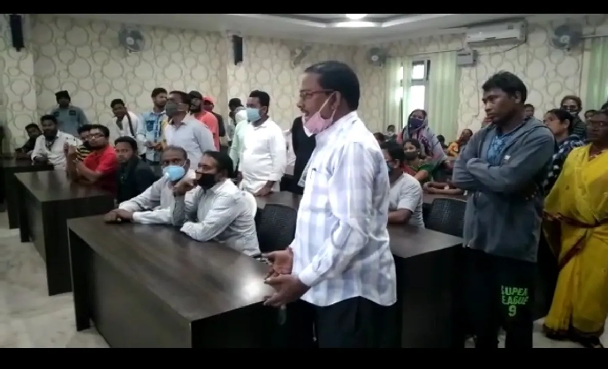  ସମଲେଶ୍ବରୀ ମନ୍ଦିର ସୌନ୍ଦର୍ଯ୍ୟକରଣ ପାଇଁ ବିସ୍ଥାପନକୁ ବିରୋଧ, ବୈଠକରେ ପାଟିତୁଣ୍ଡ, ଅଧାରୁ ବନ୍ଦ