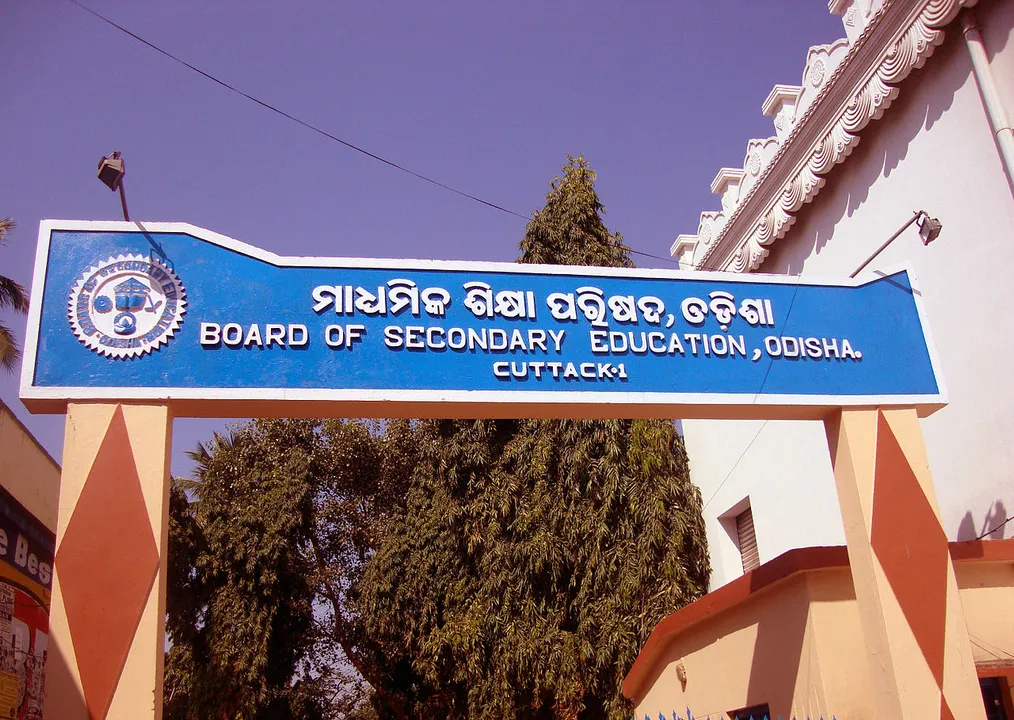  ମାଟ୍ରିକ ପରୀକ୍ଷା ପାଇଁ ମିଛ ଫର୍ମ ପୂରଣ! କୋଟିଏରୁ ଅଧିକ ଟଙ୍କାର ବୋଝ ବୋହିଲା ବୋର୍ଡ