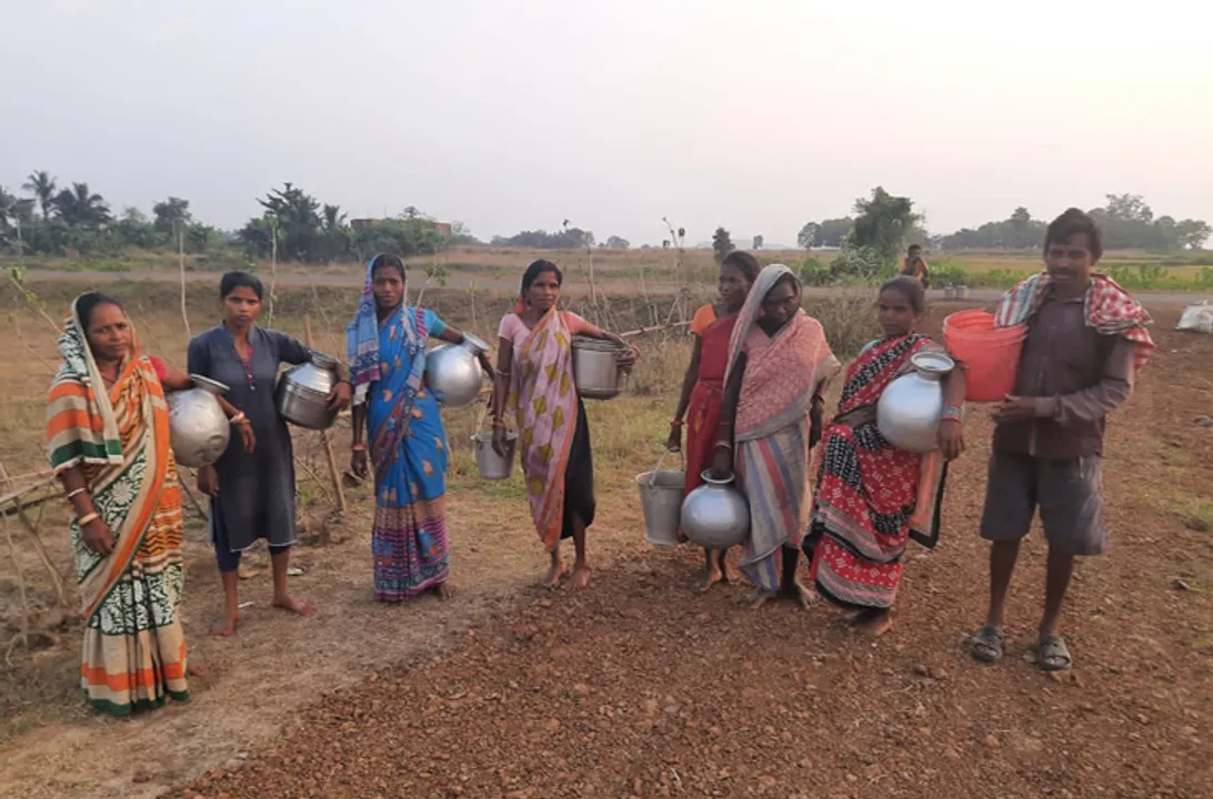  ଗରାଏ ପାଣି ପାଇଁ ଦୁଇ କିମି ଯାତ୍ରା