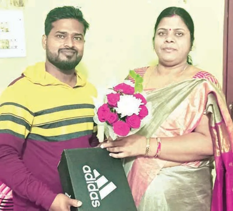  ଦିବ୍ୟାଙ୍ଗ କ୍ରିକେଟର୍‌ ବଳରାମଙ୍କୁ ସହାୟତା