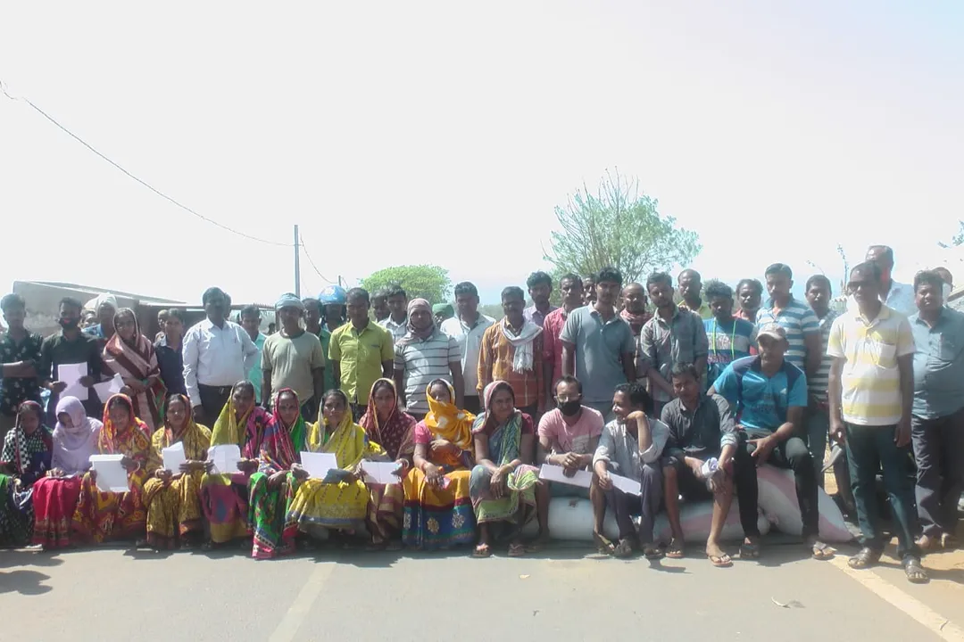 ଧାନ ନେଉନି ମଣ୍ଡି, ରାସ୍ତା ଅବରୋଧ କଲେ ଚାଷୀ