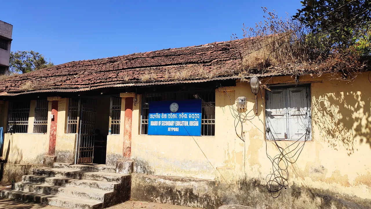  ୩ କର୍ମଚାରୀରେ ଚାଲିଛି ମାଧ୍ୟମିକ ଶିକ୍ଷା ପରିଷଦ ଜୟପୁର ଶାଖା, ଆରମ୍ଭରୁ ଖାଲି ପଡ଼ିଛି ମୁଖ୍ୟ ପଦବୀ 