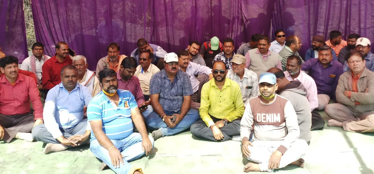  ଆବଶ୍ୟକ ପରିମାଣର ରୋଡ଼ ସେଲ କୋଇଲା ନମିଳିବା ପ୍ରତିବାଦ: କୋଇଲା ପରିବହନ ରାସ୍ତା ଅବରୋଧ