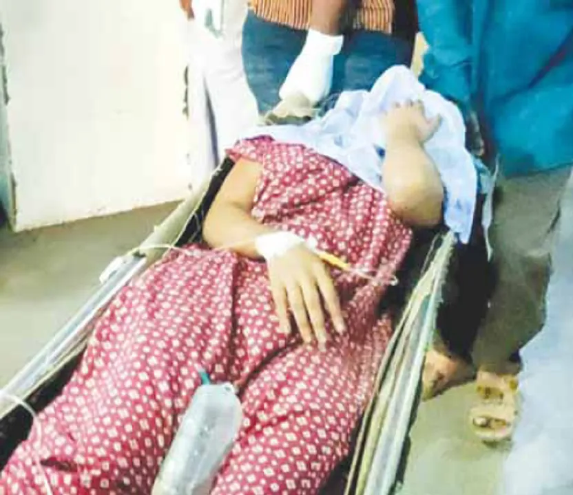  ନୃଶଂସ..ବର୍ବରୋଚିତ..ଅମାନୁଷିକ; ହାତଗୋଡ଼ ବାନ୍ଧି ଛାତ୍ରୀଙ୍କୁ ଜାଳିଦେଲେ