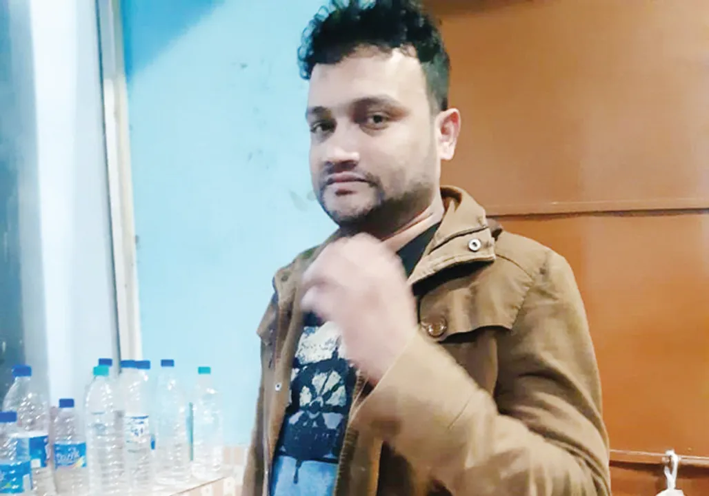  ମେଡିକାଲ୍‌ରେ ନାମ ଲେଖାଇବାକୁ ୧୫ ଲକ୍ଷ ଠକେଇ, ନକଲି ସାମ୍ବାଦିକକୁ ବାନ୍ଧିଲା ପୁଲିସ