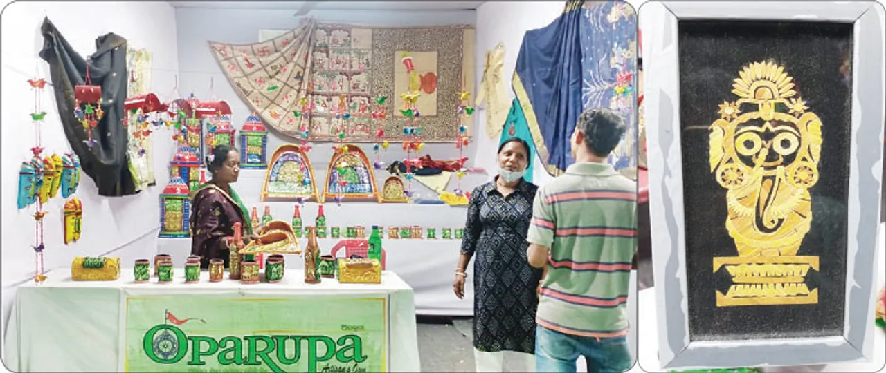  ଖଦି ବଜାରରେ ପିପିଲି ଚିତ୍ରକଳାର ଚମକ, ଆକର୍ଷଣ ପାଲଟିଛି ନଡ଼‌ାରୁ ତିଆରି ଫଟୋଚିତ୍ର