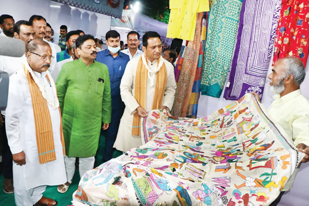  ରାଜ୍ୟସ୍ତରୀୟ ଖଦି ଓ ଗ୍ରାମୋଦ୍ୟୋଗ ପ୍ରଦର୍ଶନୀ : ଖଦିକୁ ଅନୁସରଣ କଲେ ମହାତ୍ମାଙ୍କୁ ପାଇବା