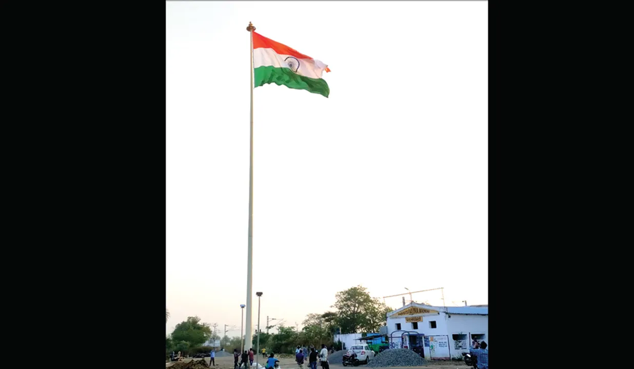  ପାରଳାଖେମୁଣ୍ତି ରେଳଷ୍ଟେସନରେ ଉଡ଼ିଲା ତ୍ରିରଙ୍ଗା