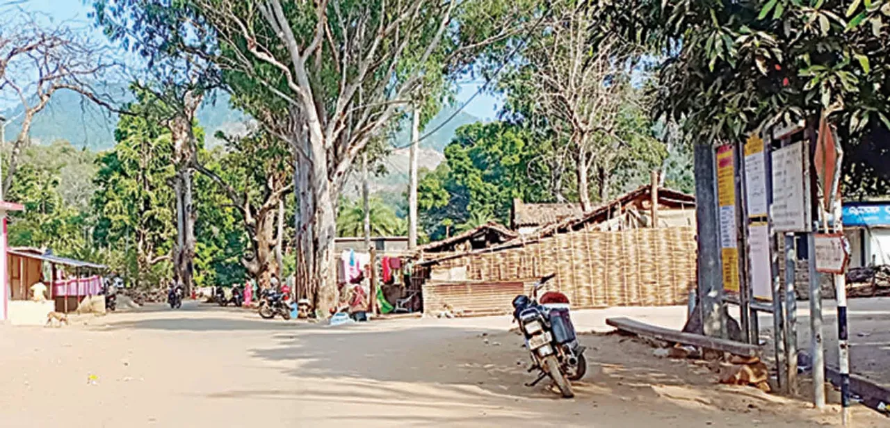 ମାଓଭୟ: ଗାଁ ଛାଡ଼ିଲେ ସରପଞ୍ଚଙ୍କ ପରିବାର