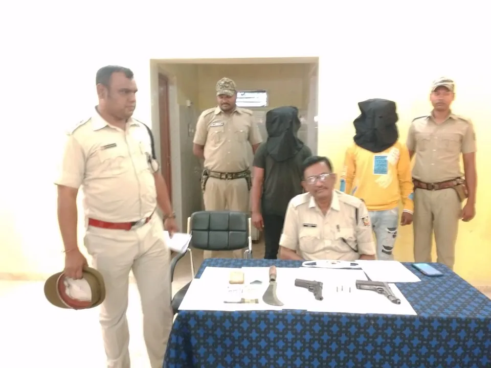  ପେଟ୍ରୋଲ ପମ୍ପ ଡକାୟତି, ୨ ଗିରଫ