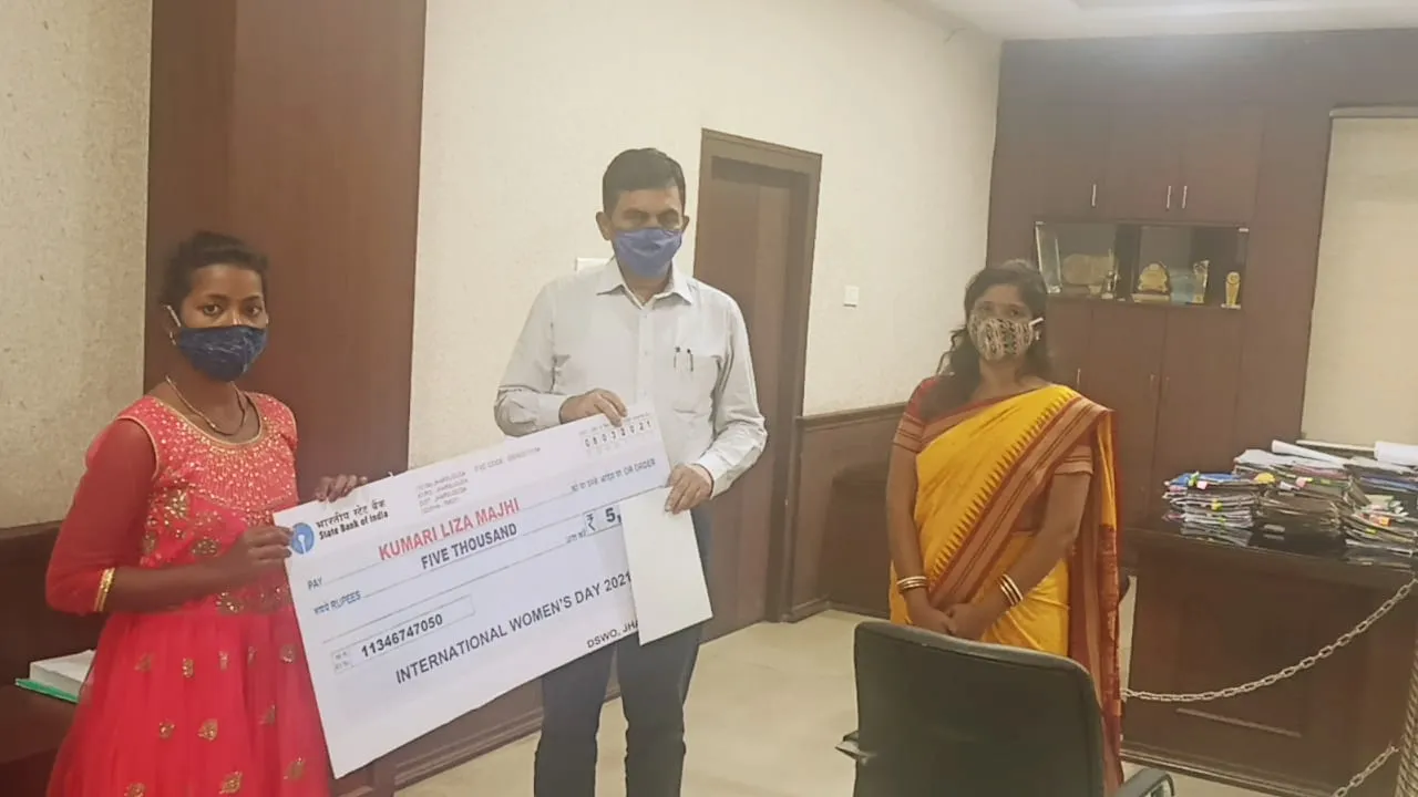  ଝାରସୁଗୁଡା ଜିଲ୍ଲାର ରୋଲ ମଡେଲ ଗାର୍ଲ  ଲିଜା ମାଝି 