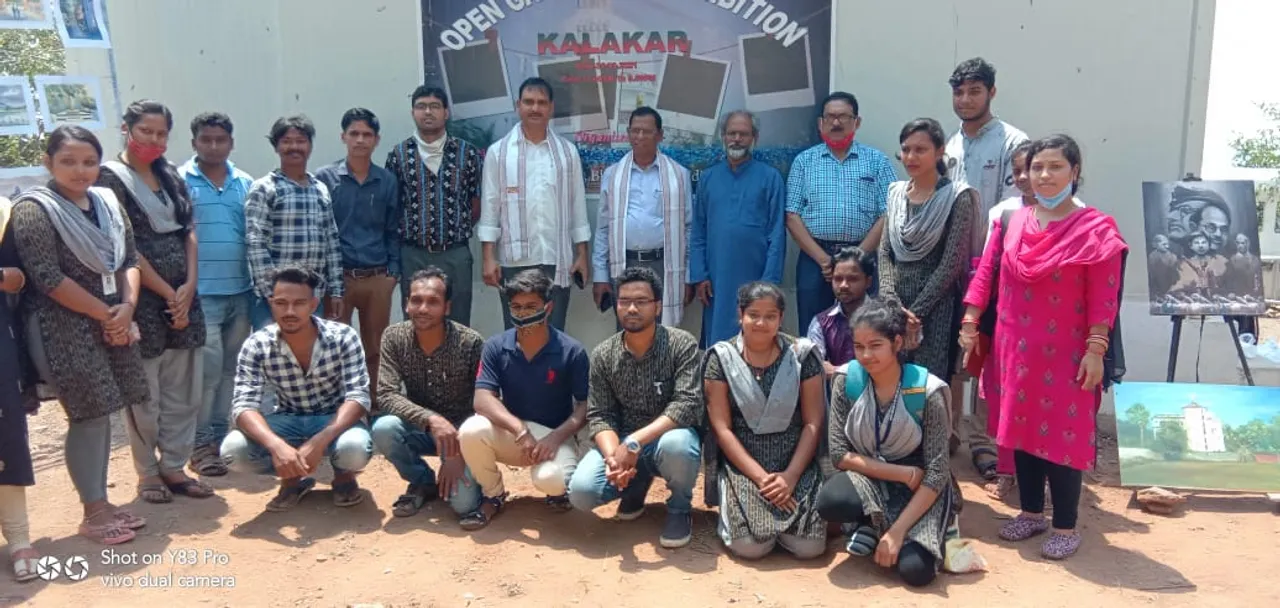  ଶାନ୍ତିସ୍ତୂପରେ ମୁକ୍ତାକାଶ ଚିତ୍ରକଳା ପ୍ରଦର୍ଶନୀ