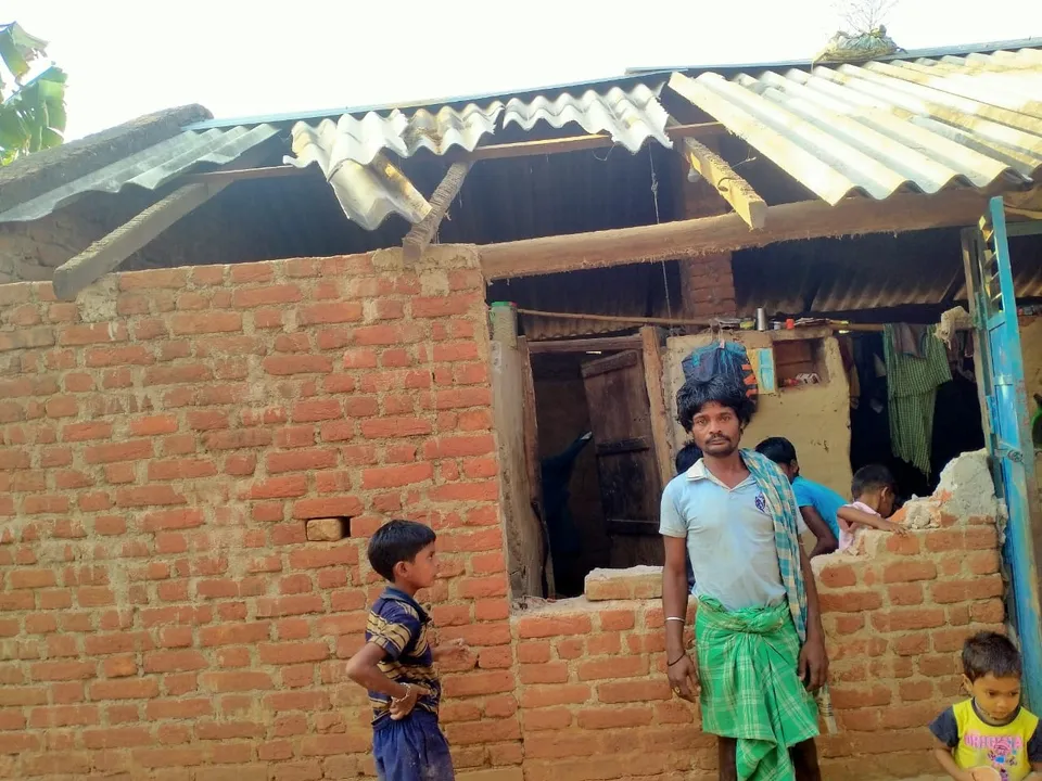  ବସନ୍ତପୁରରେ ହାତୀ ଉପଦ୍ରବ; ଘର ଭାଙ୍ଗିବା ସହିତ ଅସବାବପତ୍ର ଦଳି ନଷ୍ଟ କରି ଦେଇଛି