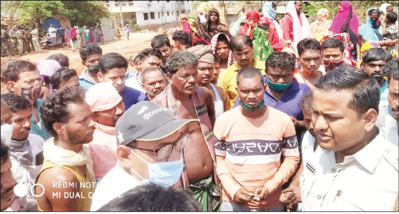  ଖେଳ ପଡ଼ିଆରୁ ଜବରଦଖଲ ଉଚ୍ଛେଦ, ବିରୋଧ ଯୋଗୁଁ ଅଧାରୁ ଫେରିଲା ଉଚ୍ଛେଦକାରୀ ଦଳ